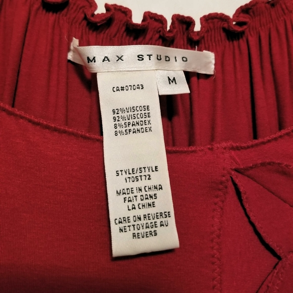 Dressy T-Shirt with Flower Design - Picture 4 of 4